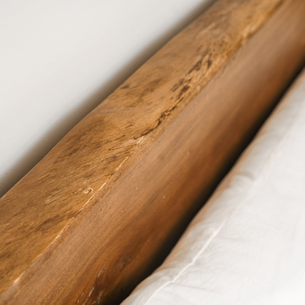 Rootline - Bett aus massivem Catalpa Holz