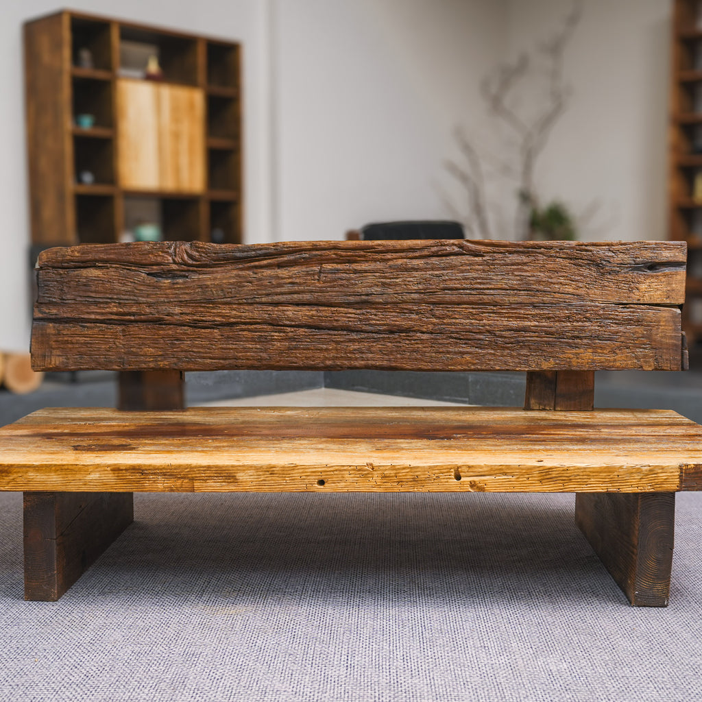 Amber Haven - Sofa aus gealtertem Holz und Baumwoll-Leinen